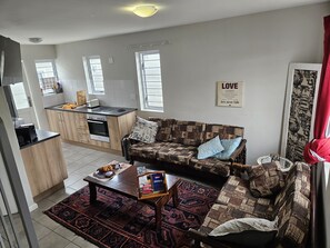 Fernseher, Netflix, Streaming-Dienste, Stereoanlage