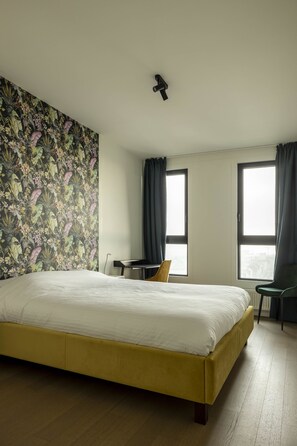 2 bedrooms, travel cot, free WiFi, bed sheets