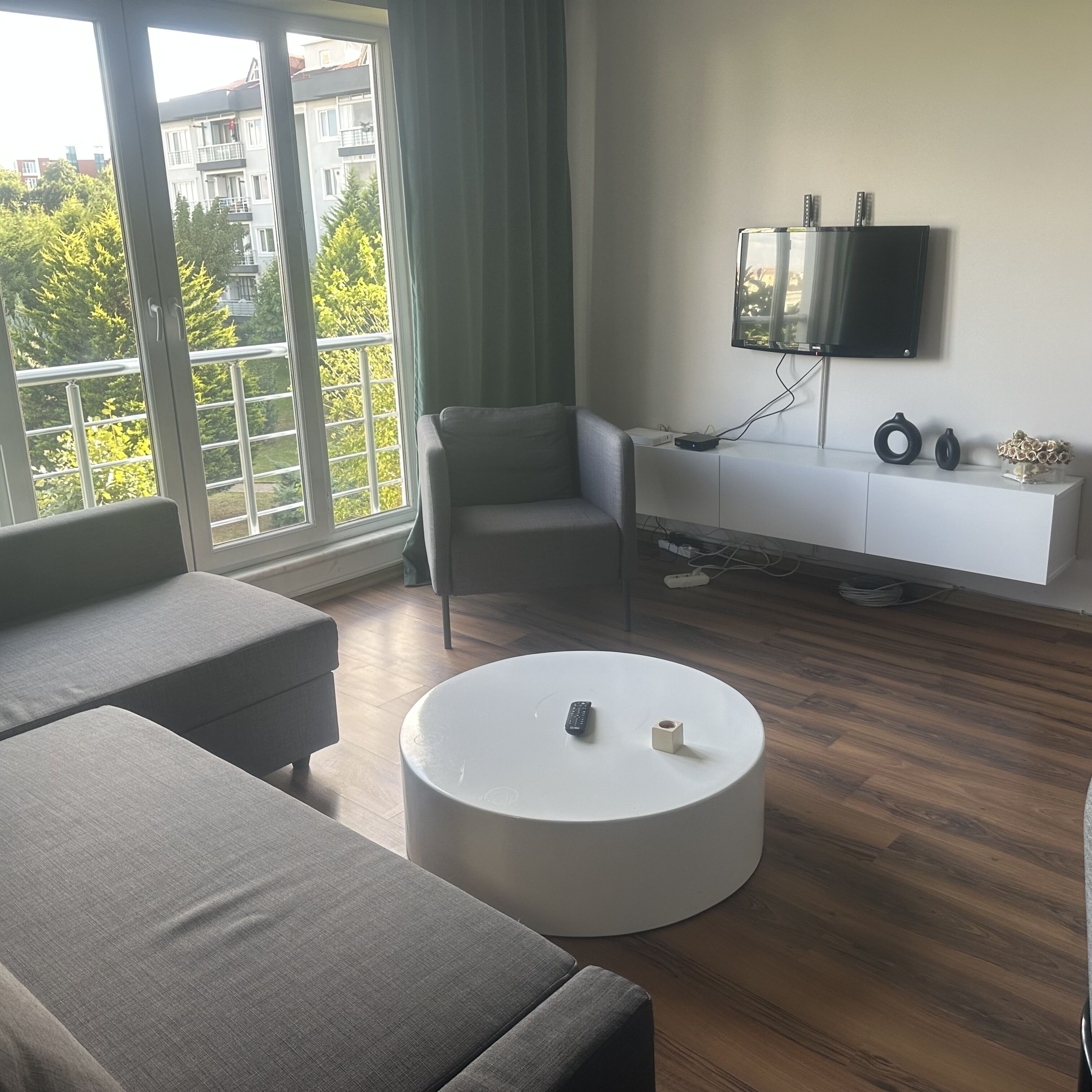 Yeşillikler Içinde Havuz Kullanımlı 2+1 Daire