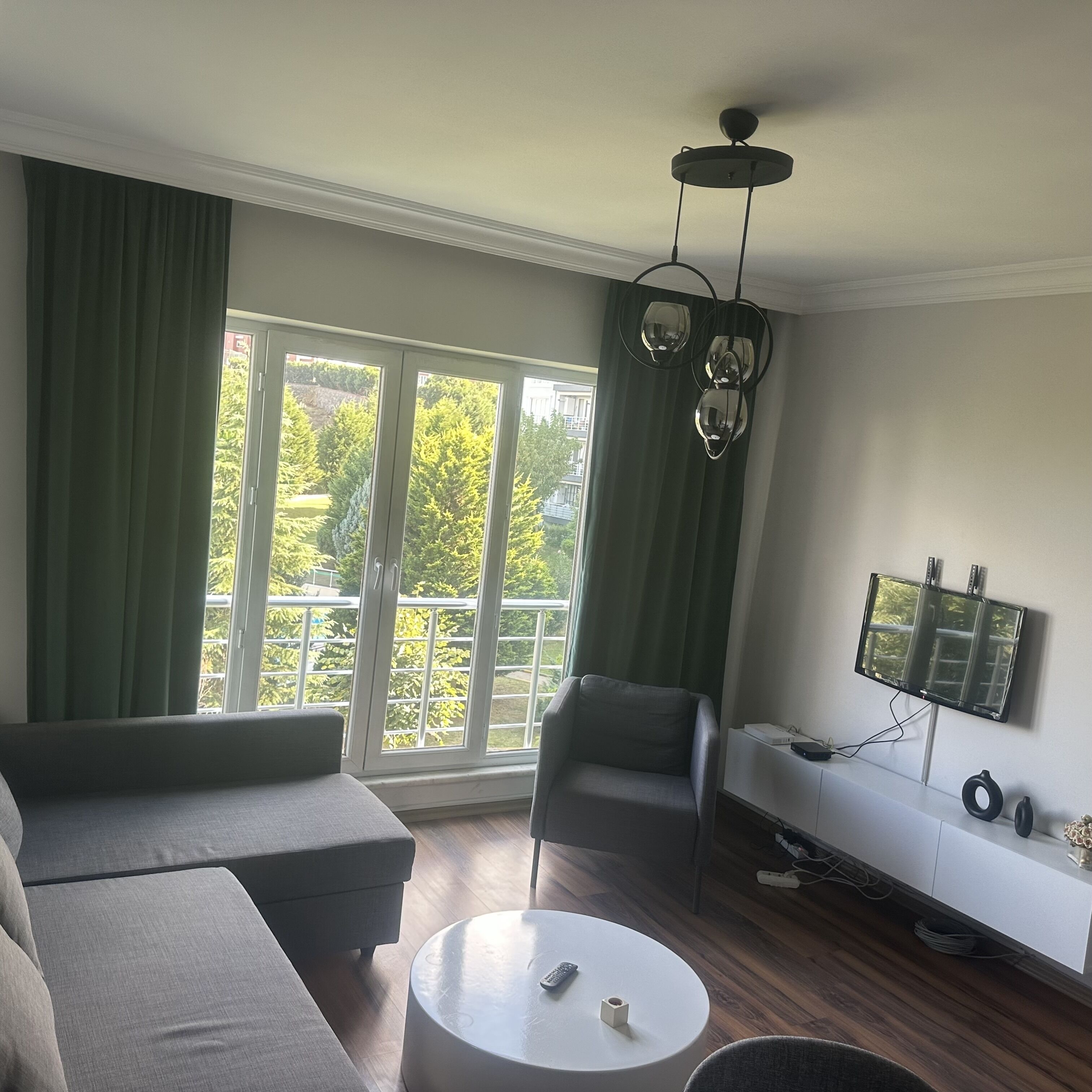 Yeşillikler Içinde Havuz Kullanımlı 2+1 Daire