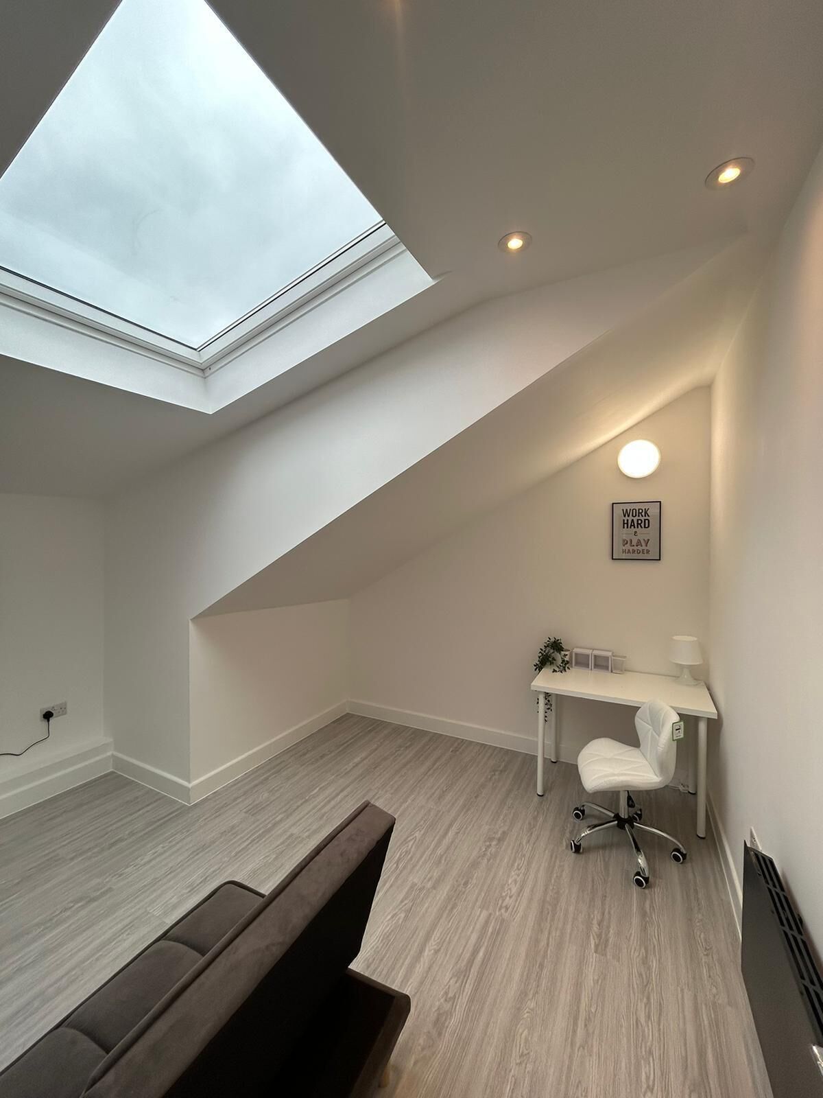 Modern London Apartment - direct links to Central London