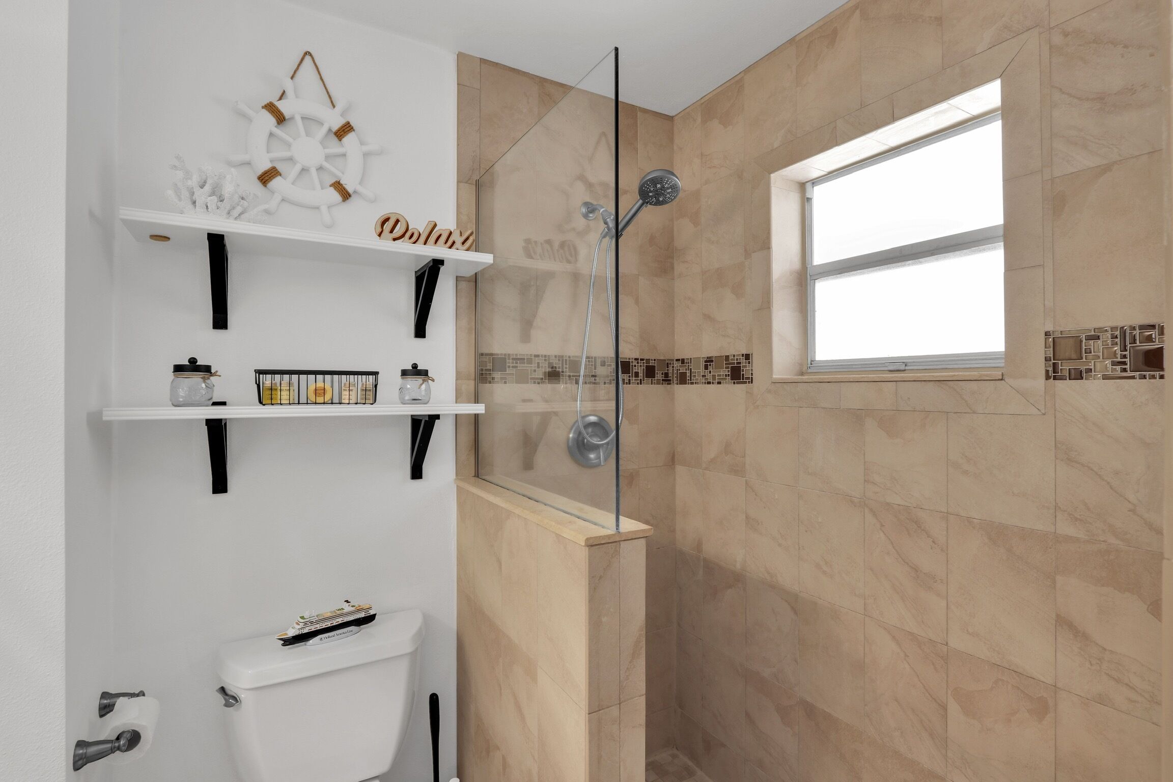 Unique A-Frame w/Saltwater pool & Firepit