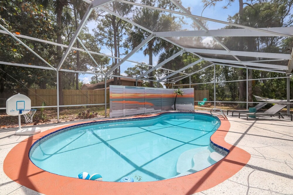 Unique A-Frame w/Saltwater pool & Firepit