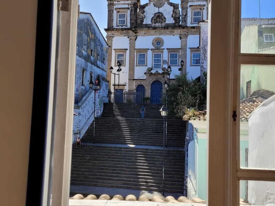 Standaard tweepersoonskamer | Een bureau, een laptopwerkplek, verduisterende gordijnen