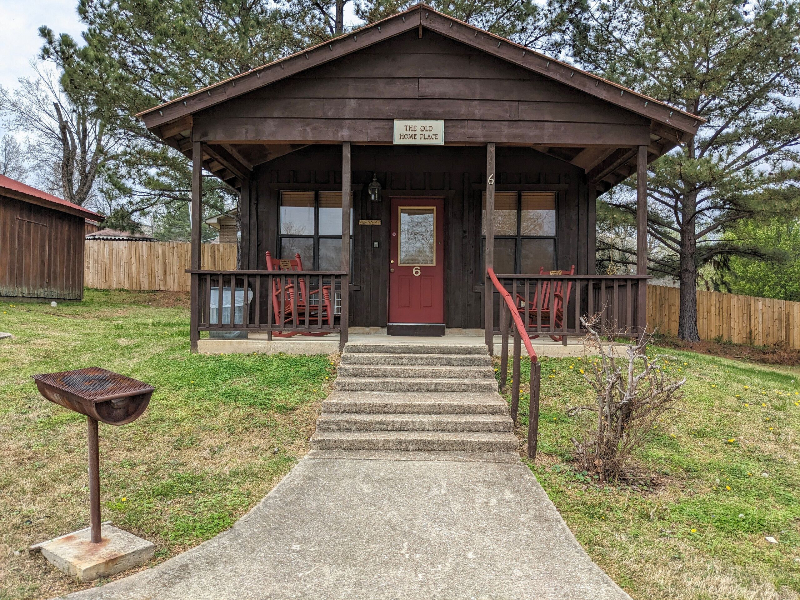 The Old Homeplace ~ Pinewood Cabin #6