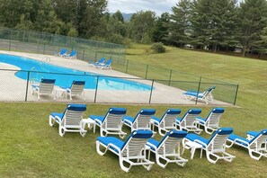 Una piscina cubierta, una piscina climatizada