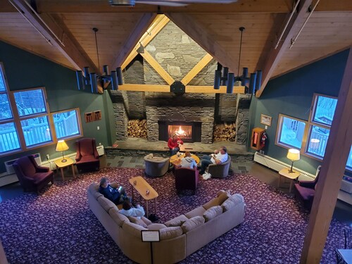 ESCAPE TO THE PERFECT WHITE MOUNTAIN LOCATION - Cozy Condo @ Lincoln Station