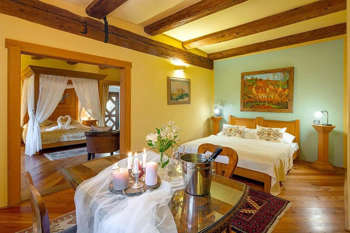 Suite Royal | Decoración personalizada, muebles diferentes y wifi gratis