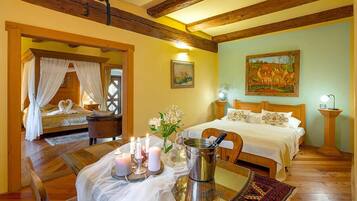 Royal Suite | Individually decorated, individually furnished, free WiFi