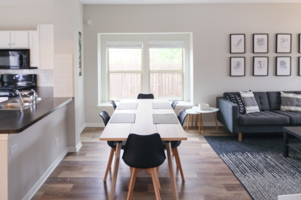 Ideal Home - Close to Airport - GFTX