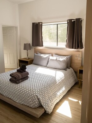 4 bedrooms, desk, iron/ironing board, travel cot