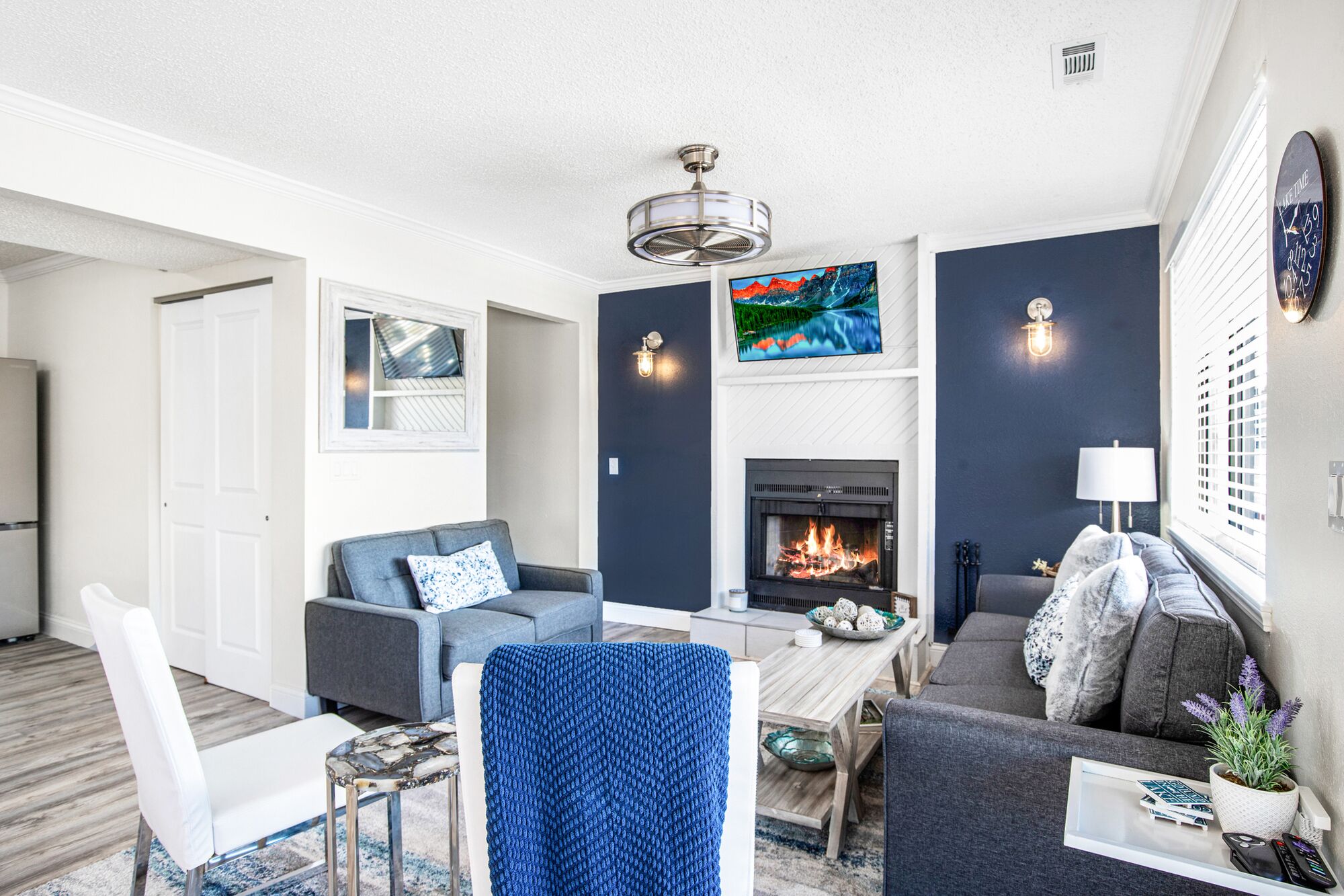 Cozy Home-Lake Front- Private Dock- Swim Platform-Outdoor Seating