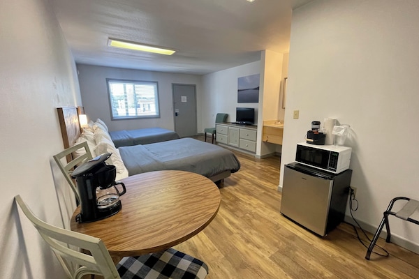 Classic Room, 2 Queen Beds | Free WiFi, bed sheets