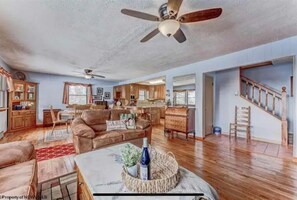 智能电视、DVD 播放器、电脑显示器、打印机