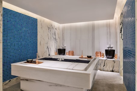 Salas de tratamiento para parejas, sauna y baño de vapor