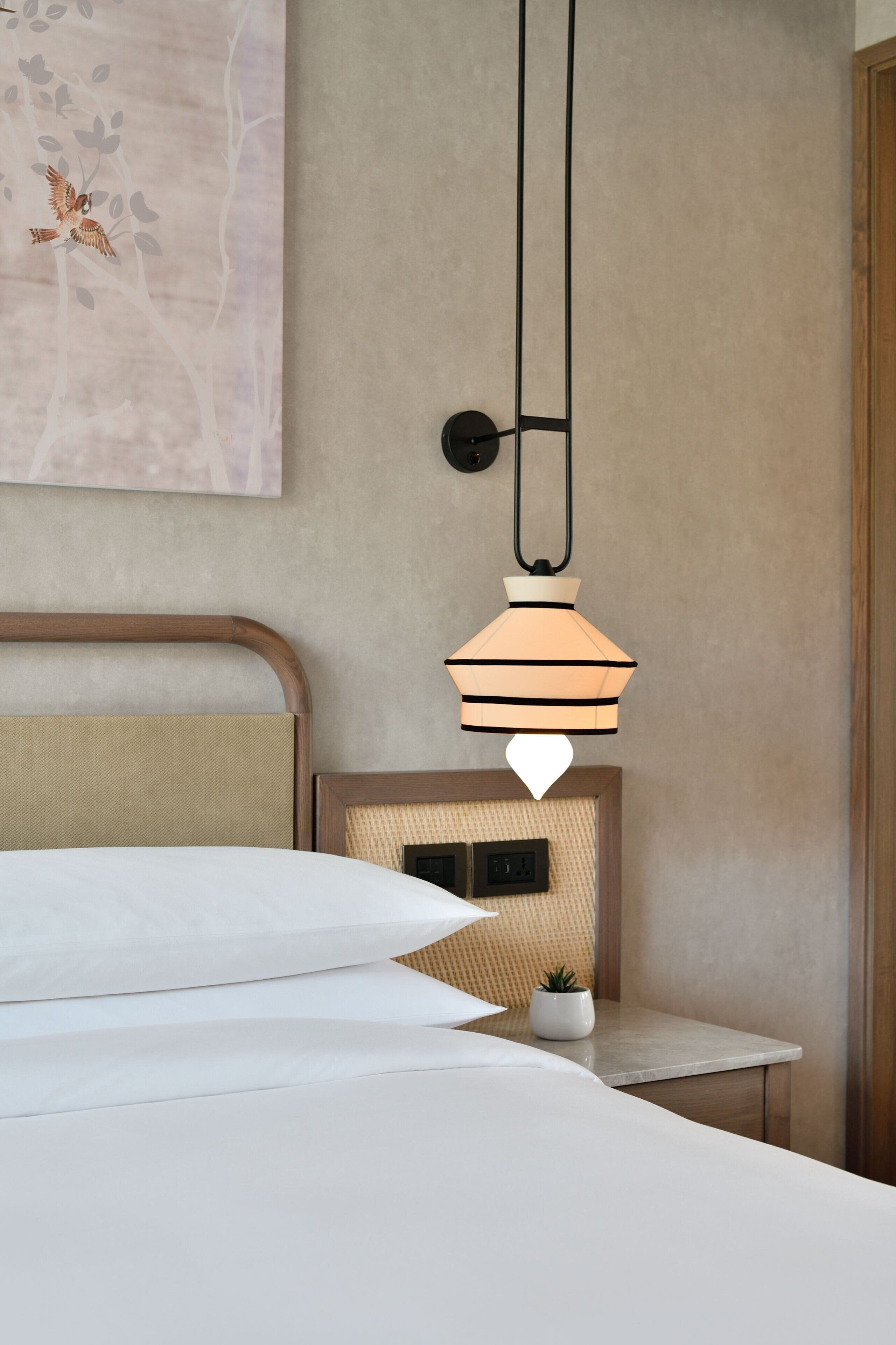 Sábanas de algodón egipcio, ropa de cama de alta calidad y minibar 