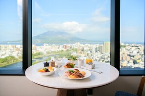 3 restaurants; breakfast, lunch, and dinner served - Sheraton Kagoshima (Kagoshima)