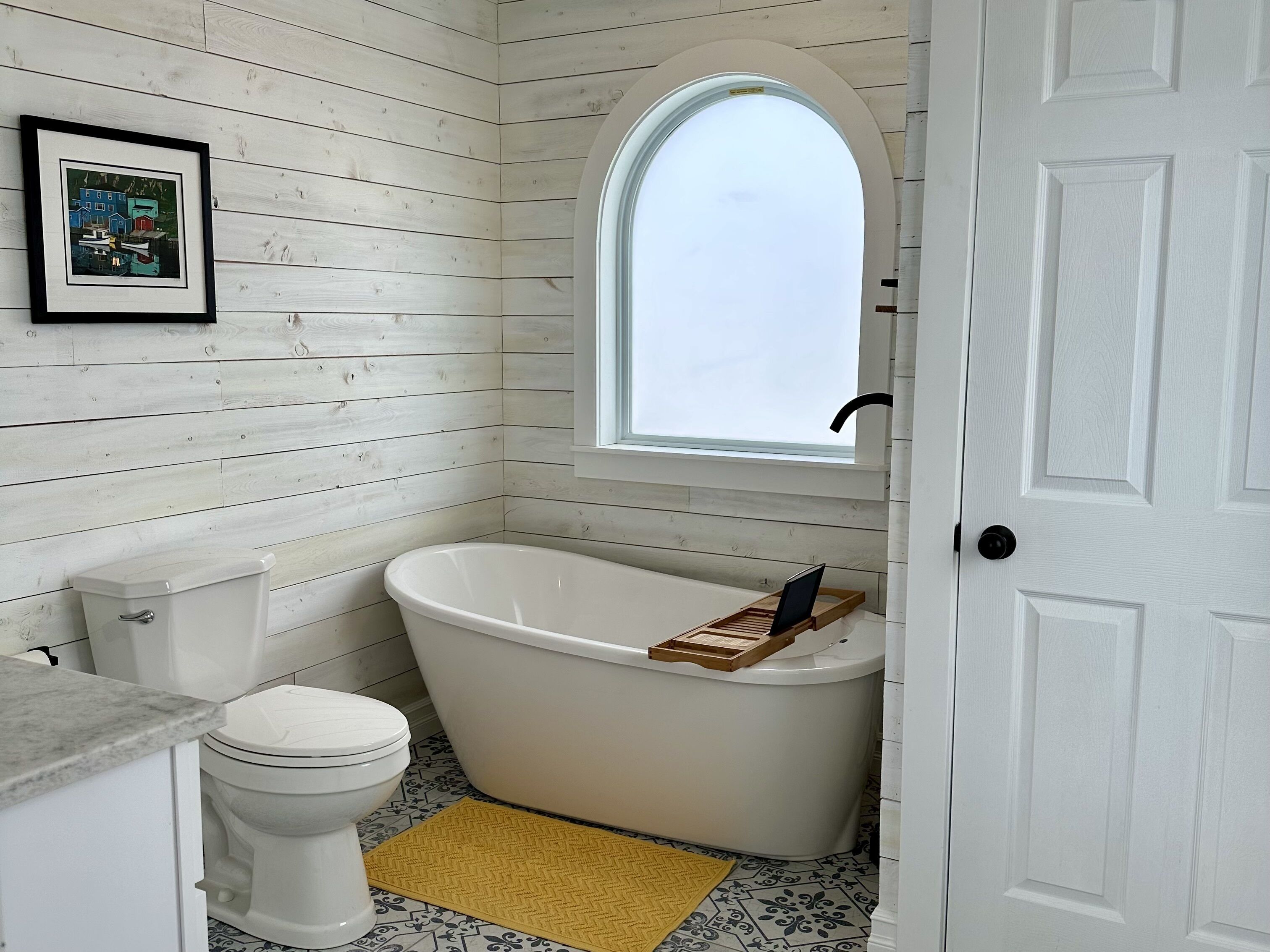 Modern Saltbox Home in Gros Morne National Park & Ocean Views!