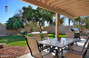 Outdoor dining - 3️⃣5️⃣0️⃣0️⃣sqft Luxury Scottsdale Retreat w/ Pool (Scottsdale)