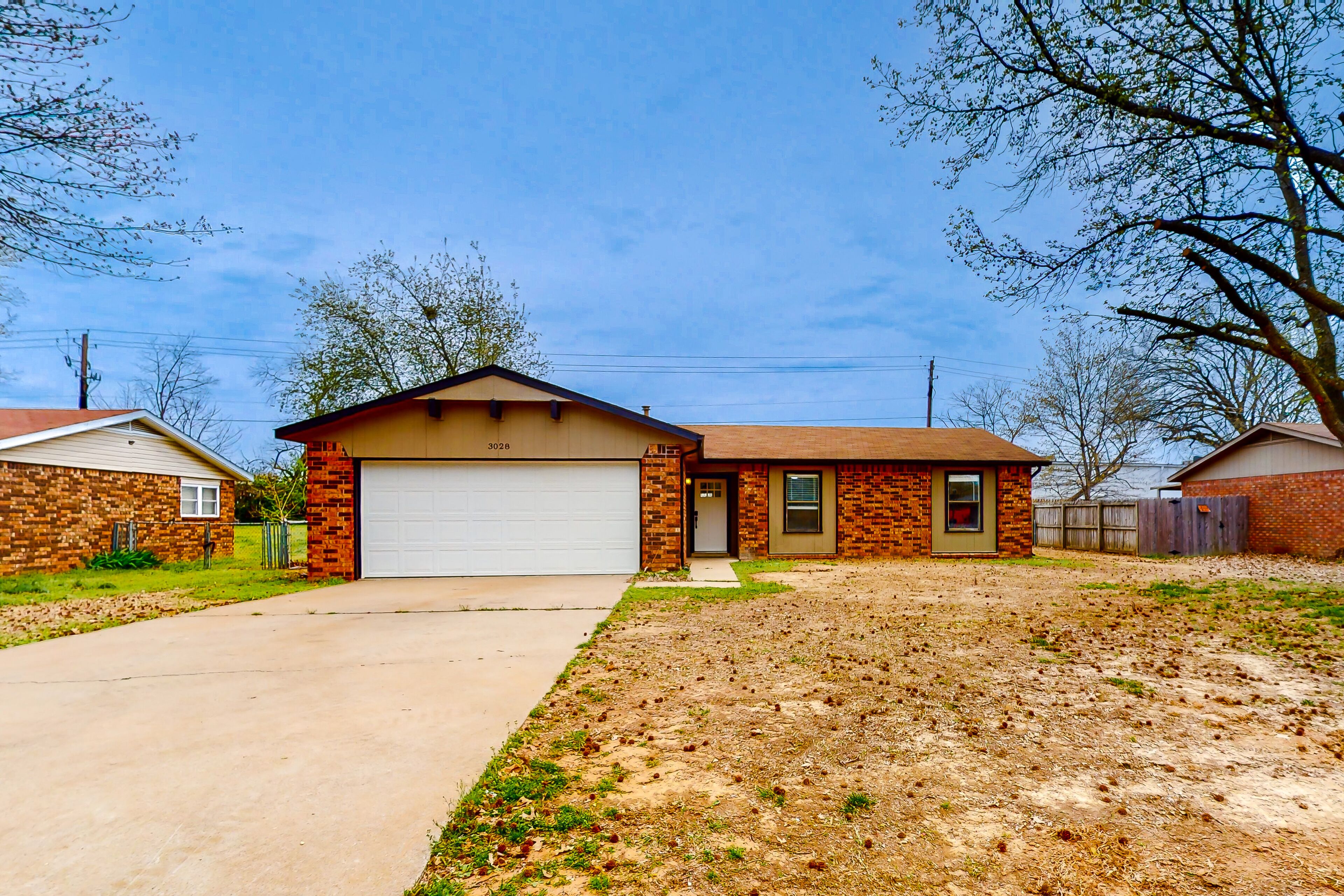 Sunny dog-friendly home in secluded neighborhood with fireplace, patio, backyard