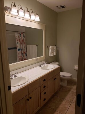Executive Condo | Bathroom