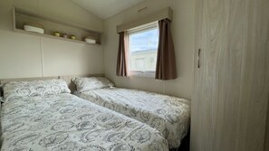 2 bedrooms, WiFi, bed sheets - Holiday home in Whitstable - 5 mins from the beach (Whitstable)