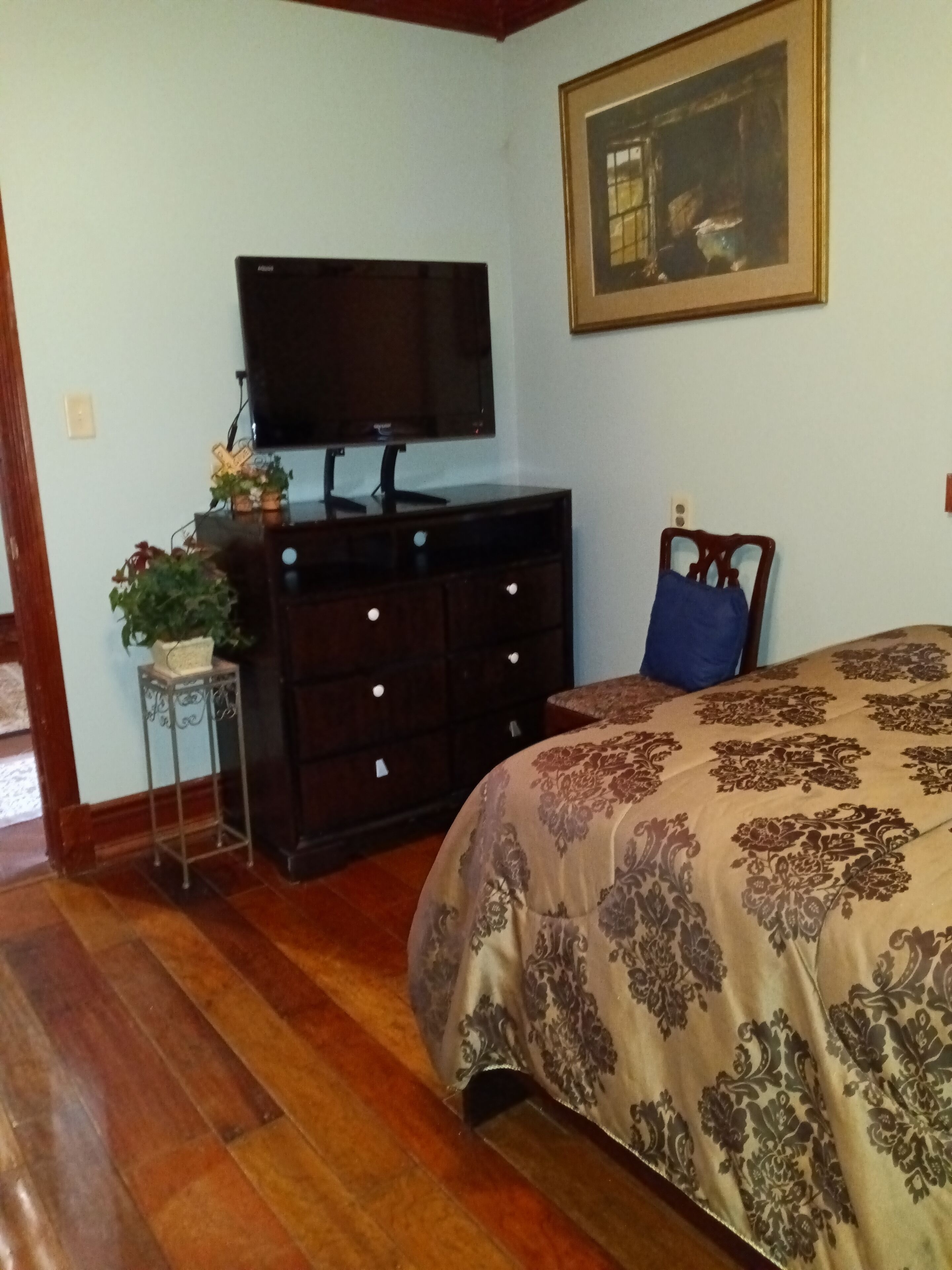 2 Bedroom with Finished Basement Duplex Close to Downtown Indianapolis 