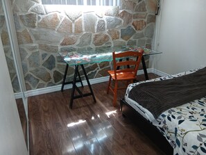 3 bedrooms, WiFi, bed sheets, wheelchair access