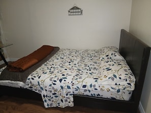 3 bedrooms, WiFi, bed sheets, wheelchair access