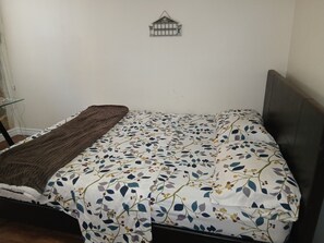 3 bedrooms, WiFi, bed sheets, wheelchair access - The Tranquil Suite
3 bedrooms (Mississauga)