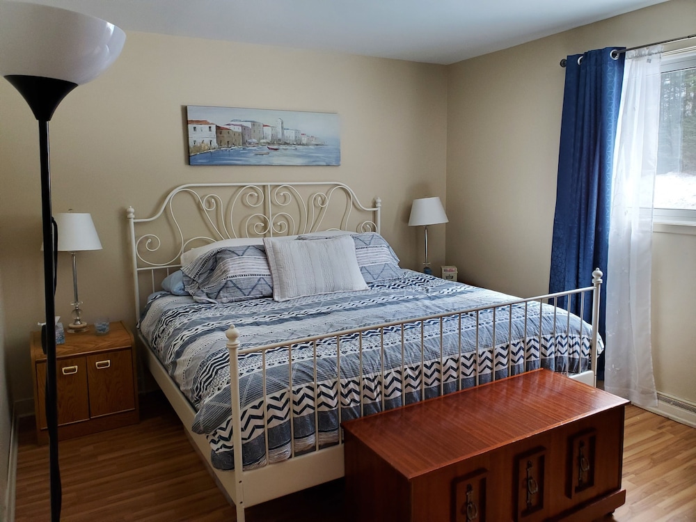 Cozy lakefront cottage 15 minutes from Tremblant Amherst Vrbo