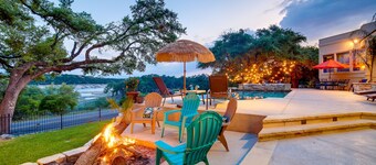 Luxe Lake Travis Vacation Rental w/ Heated Pool