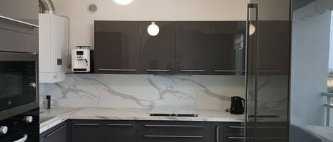 Fridge, microwave, oven, stovetop