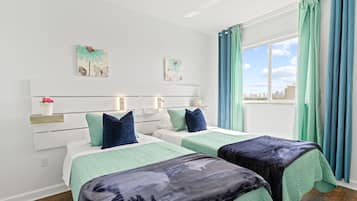 2 bedrooms, in-room safe, desk, iron/ironing board