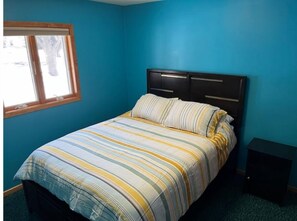 3 bedrooms, travel cot, WiFi