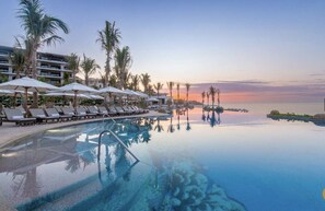 Infinity-Pool