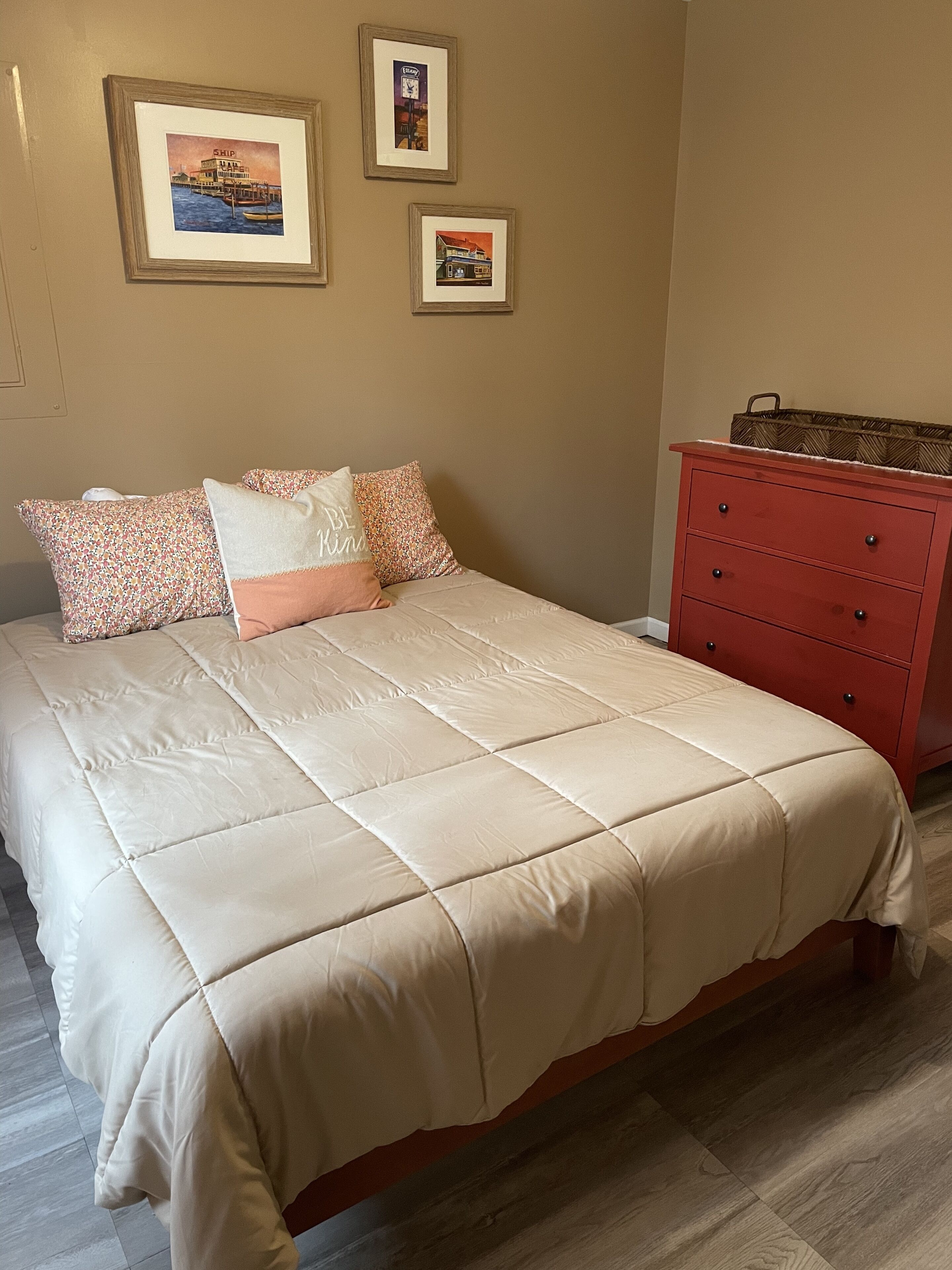 Cozy Pet Friendly Ocean Pines House Sleeps 6-8