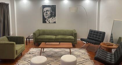Stylish CBD apartment with stunning river views