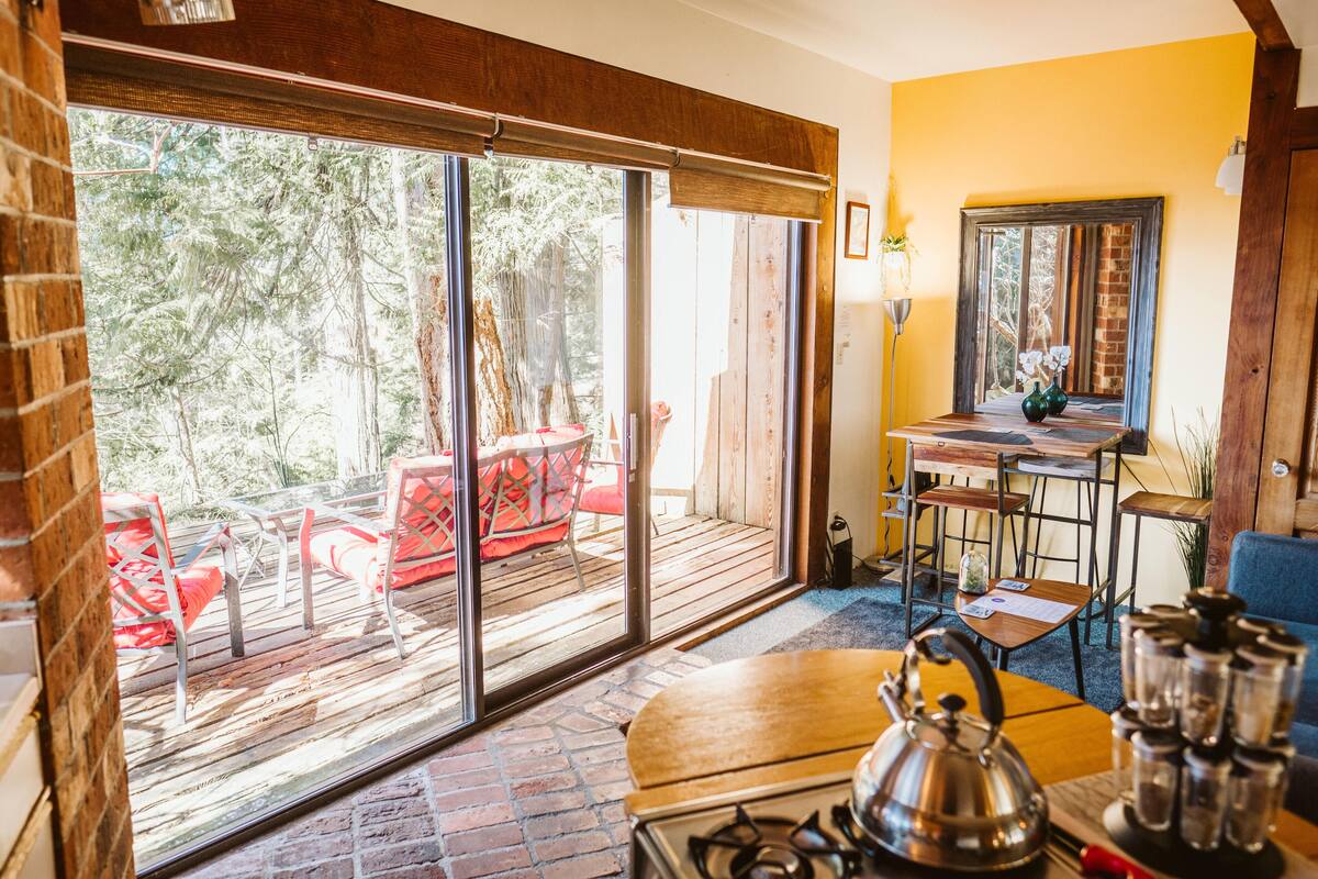 Panoramic Suite, 1 Queen Bed, Balcony, Ocean View