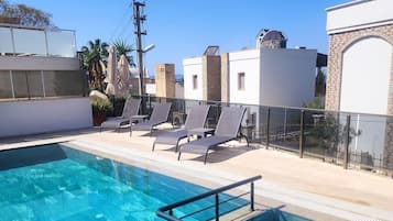 Piscina stagionale all'aperto