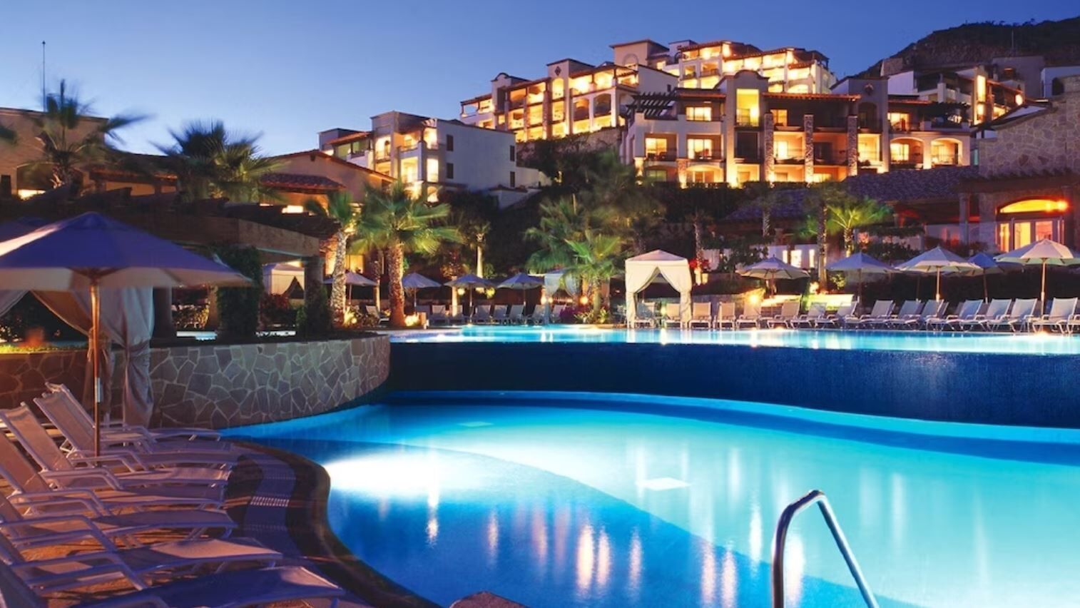 LUXURY BEACHFRONT STUDIO at beautiful Cabo San Lucas resort