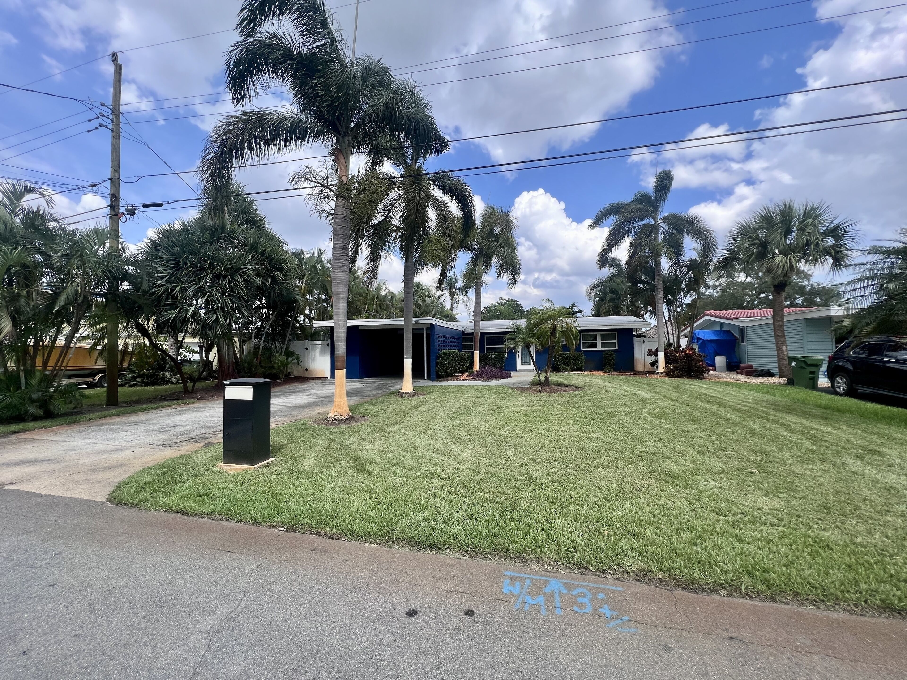 3 Bedroom Retreat with Dock and Jacuzzi, Minutes from Hard Rock Hotel and Casino