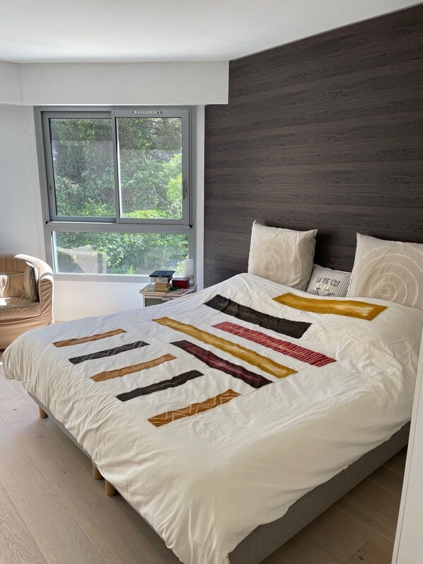 4 bedrooms, WiFi, bed sheets