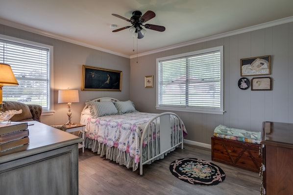 2 chambres, fer et planche Ă repasser, accĂšs au Wi-Fi (inclus)