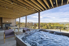 Outdoor dining - Luxury Escape: Pool Table + Hot Tub + Lazy River (Kimberling City)