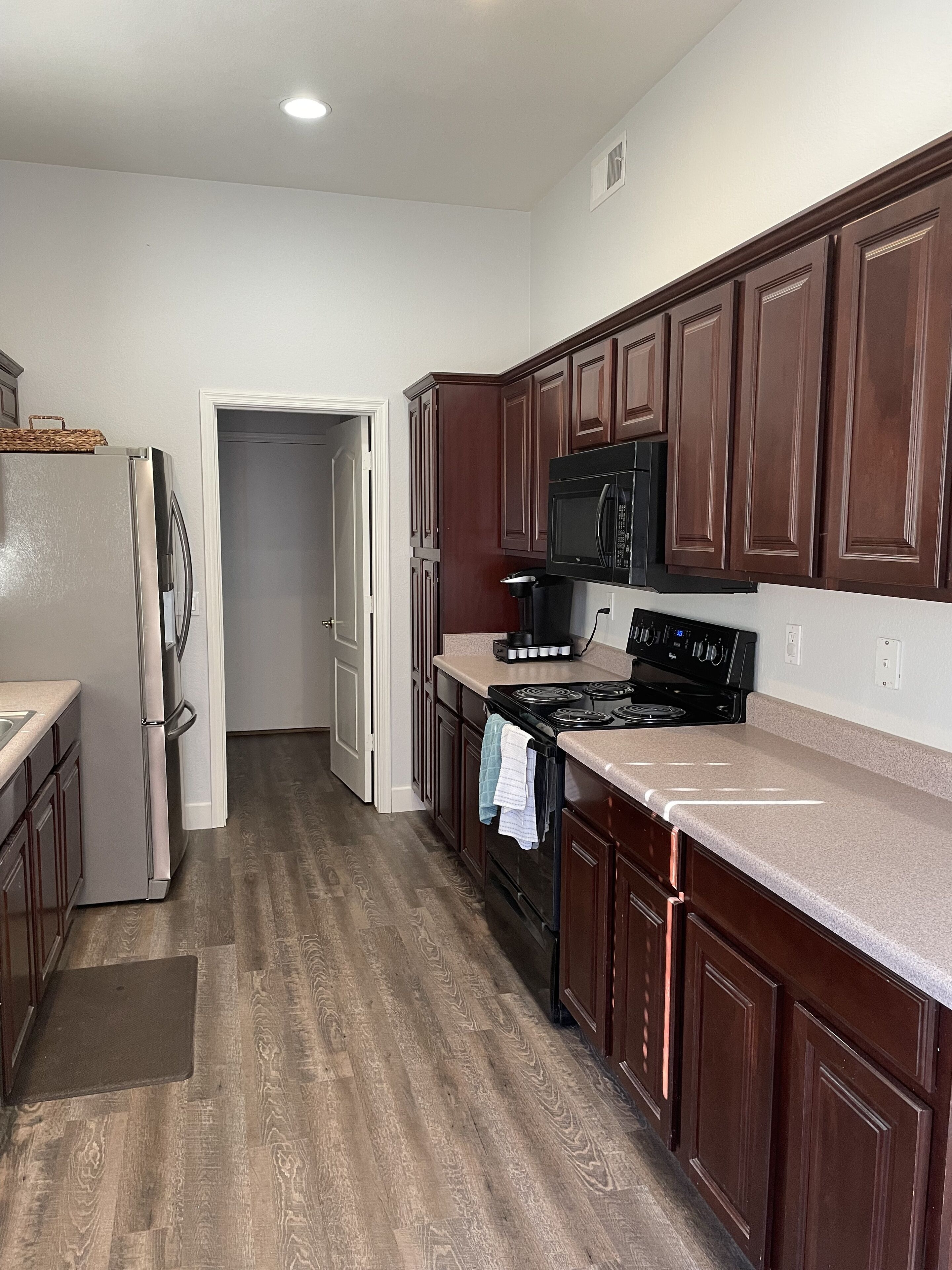 Townhouse near restaurants, shopping and entertainment