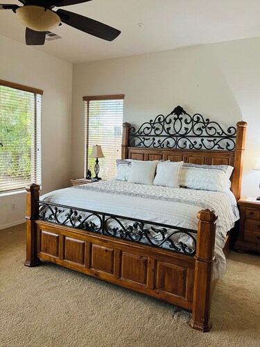 Beautiful Home with Private Pool in Peoria AZ