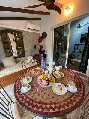 Dining - ALPINIA972 (Sainte-Anne)