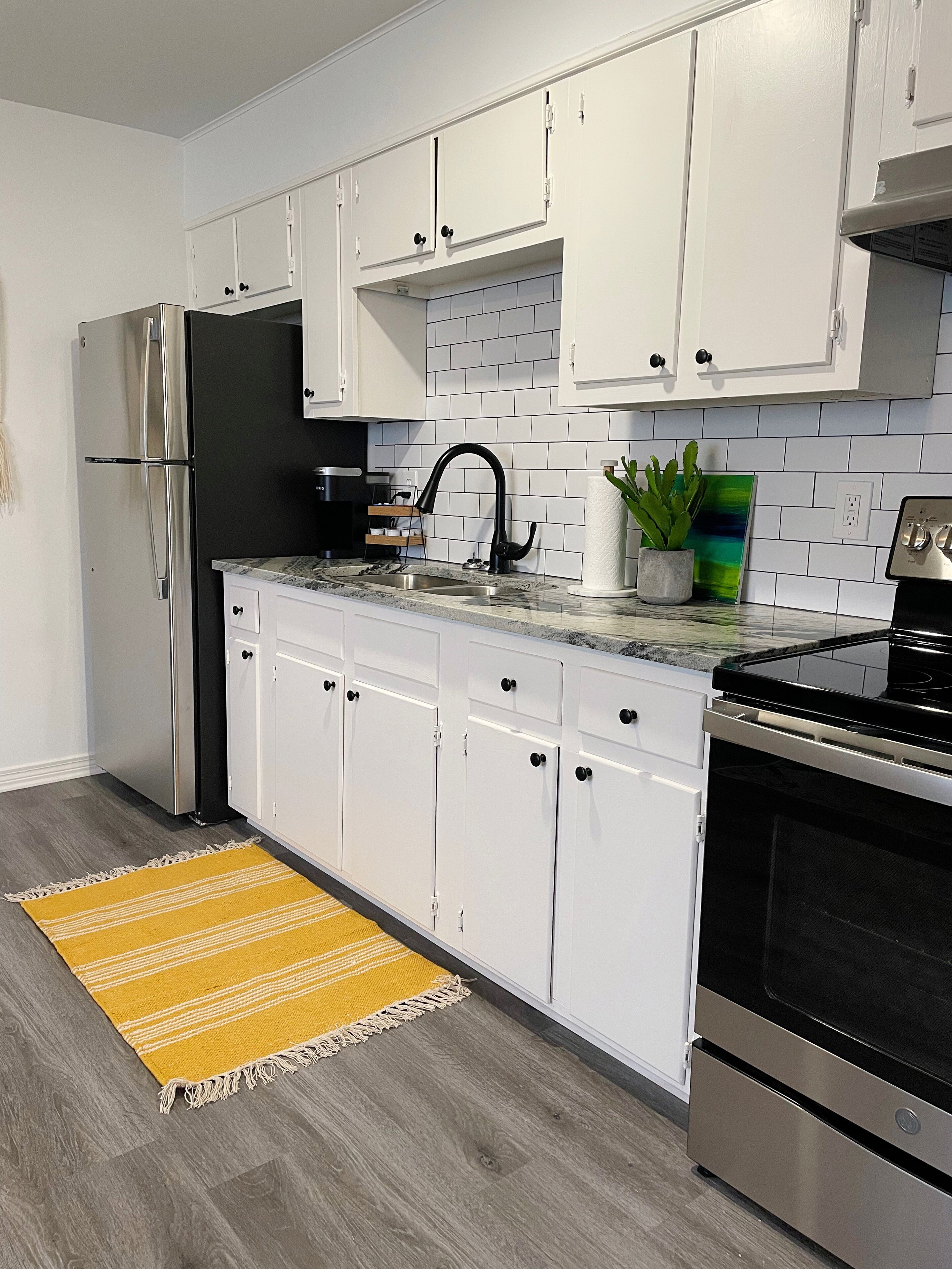 Cheerful 1 Bedroom Cottage w/Ample Parking