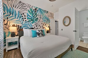 6 soverom, strykejern/-brett, reiseseng for barn og wi-fi (inkludert)